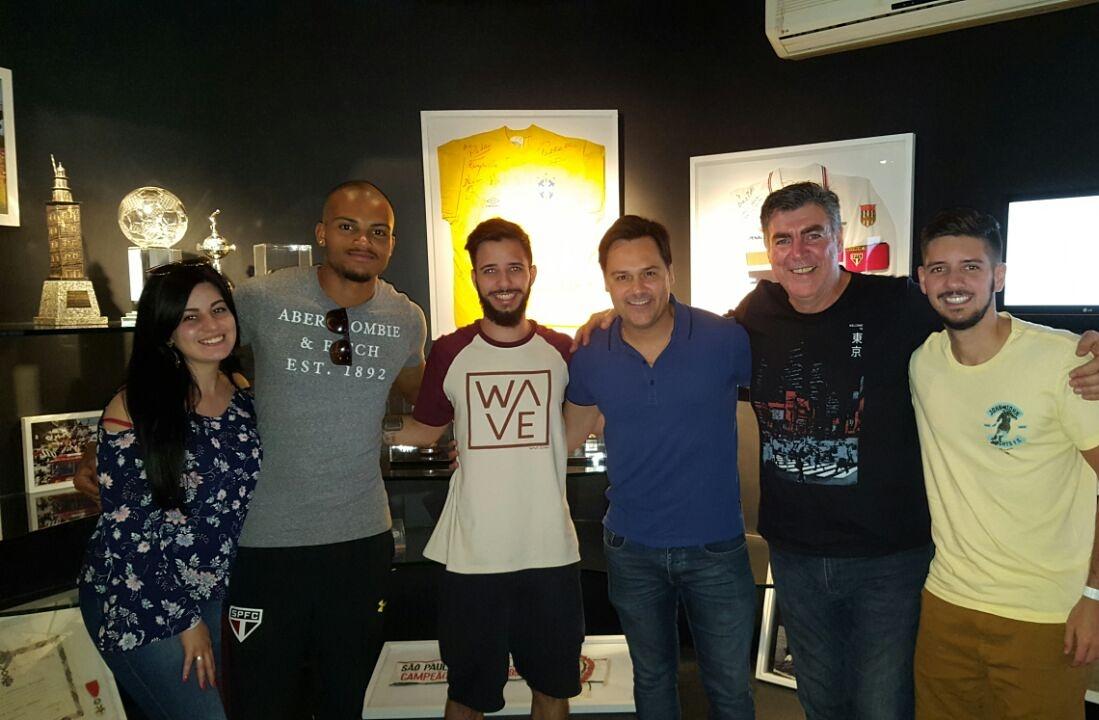 SalaRai's tweet photo. Nosso parceiro @FM_Sports,  com seus convidados e amigos na Sala Raí. https://t.co/kkO9f9He7O