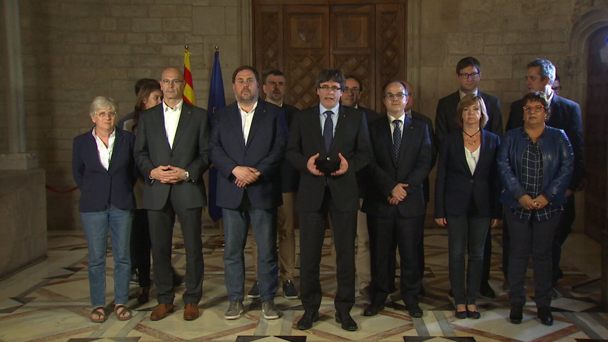🔴 Puigdemont acaba dient que "ens hem guanyat el dret a tenir un estat independent en forma de república" #1OTV3 bit.ly/1zUyuE4