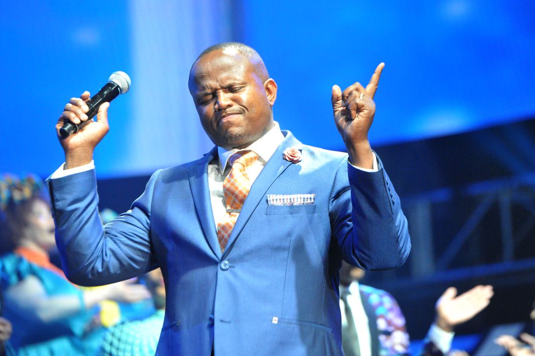 dbnexperience's tweet photo. Appearance by @PsMthunziNamba musical ministry maestro sings "Oh the blood of Jesus" Brought the house down #EssenceFestDBN #GospelAllStars https://t.co/4uiPa7nlWS