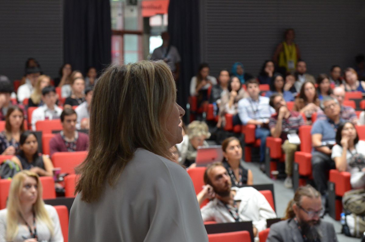 iconan_nanomed's tweet photo. Thank you to @MariaJ_Alonso for her nice plenary talk at #ICONAN2017 ➔ Formulation of biological drugs using #nanotechnology approaches https://t.co/jH7SVQ4tuc