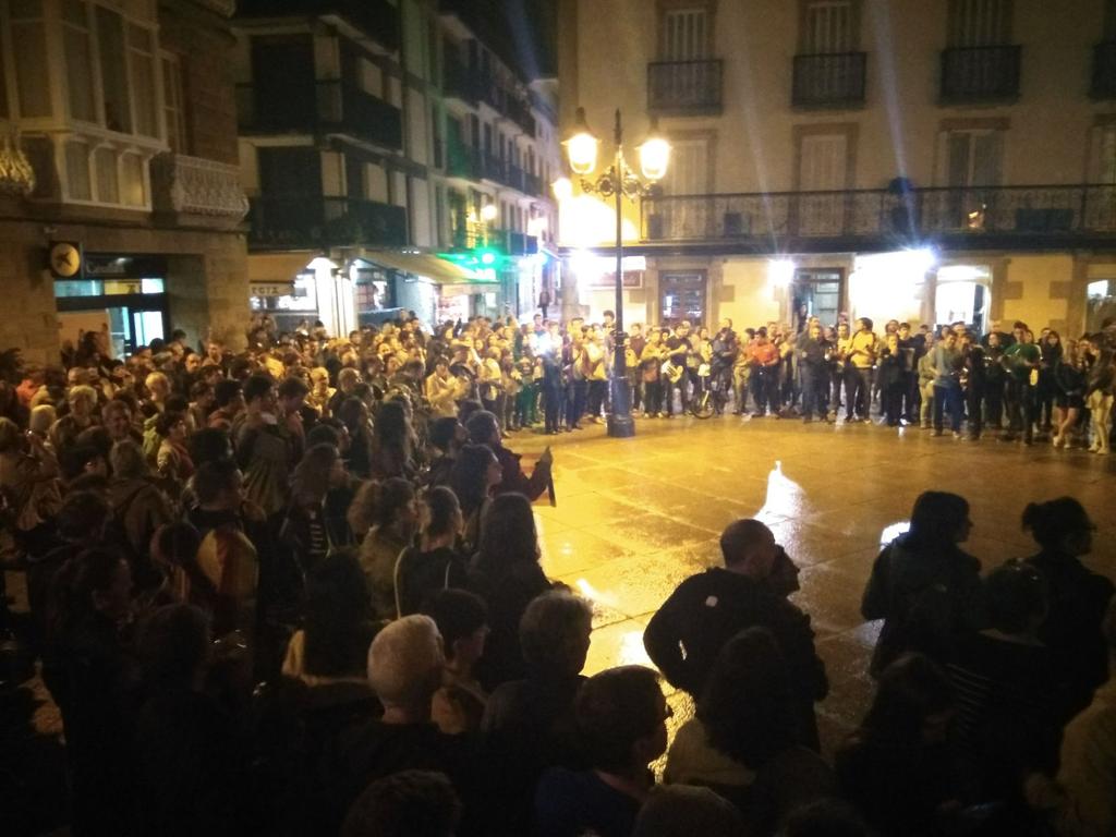 LABsindikatua's tweet photo. Zarautzen #KataluniarekinBat https://t.co/26fWMOTqTI