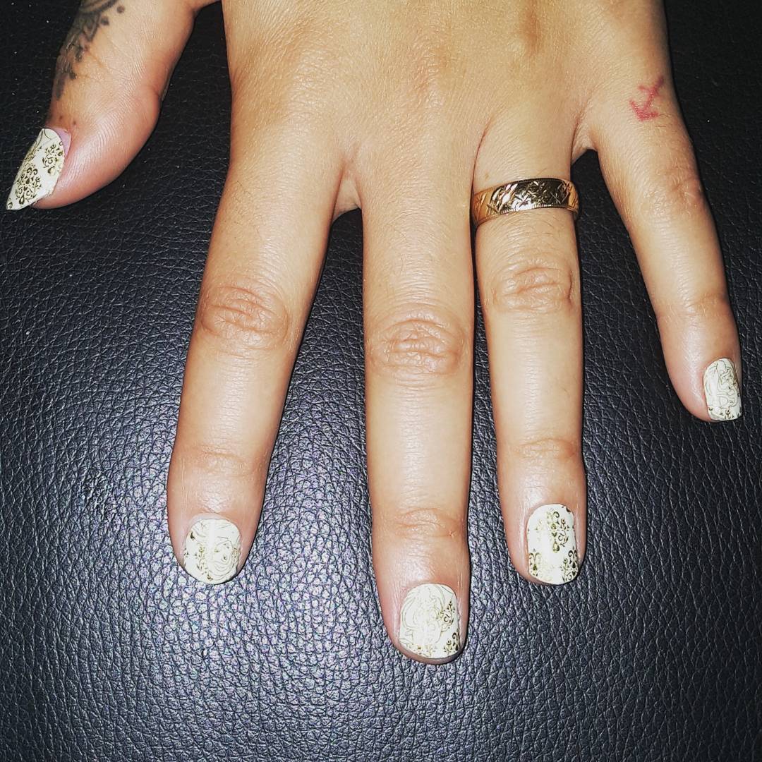 NailWrapMani's tweet photo. My customers #disney  #BeautyAndTheBeast manicure #jamberry #nailwraps #nailedit https://t.co/MfIntG6M7h