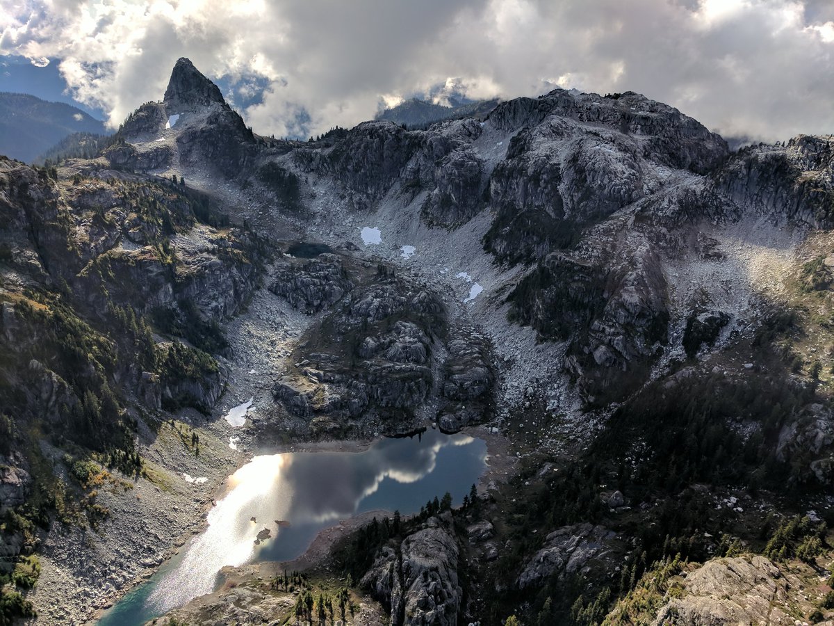 JakeOnOrbit's tweet photo. Flew around the Coast Mountains in a float plane today. Beautiful BC scenery. #avgeek #flyBC https://t.co/mm2vVQsPqk