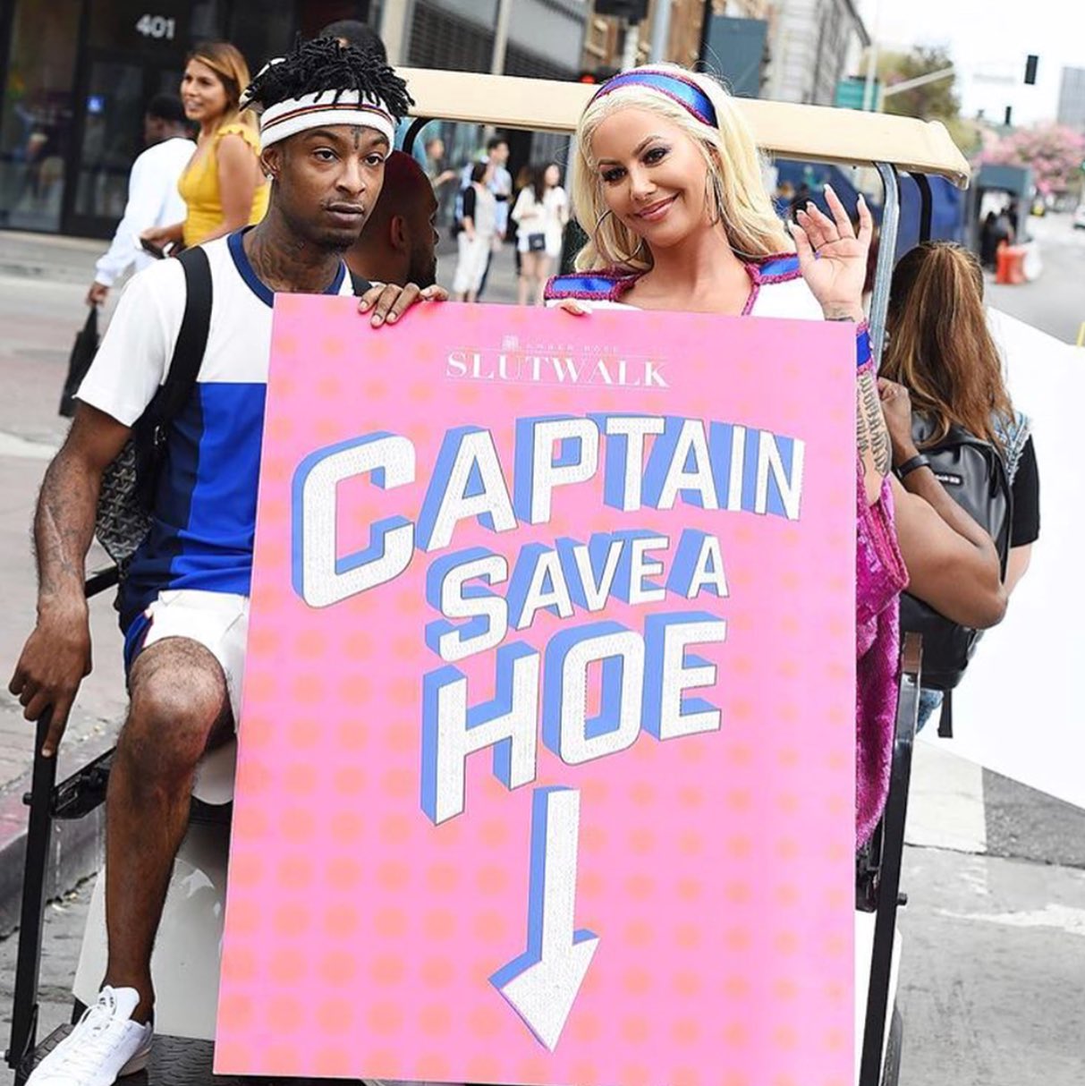 DLFNHCPWkAYWZem.jpg:large