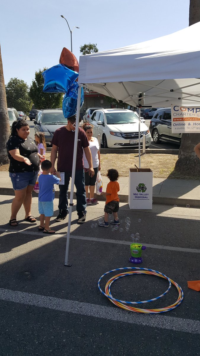 CCSMrsRoberts's tweet image. Bubbles &amp;amp; fun activities at the @CompassCs @CityofFresno #CenCalVia today until 3:00! Stop by 2 learn more about @CompassCs #AmazingPrograms