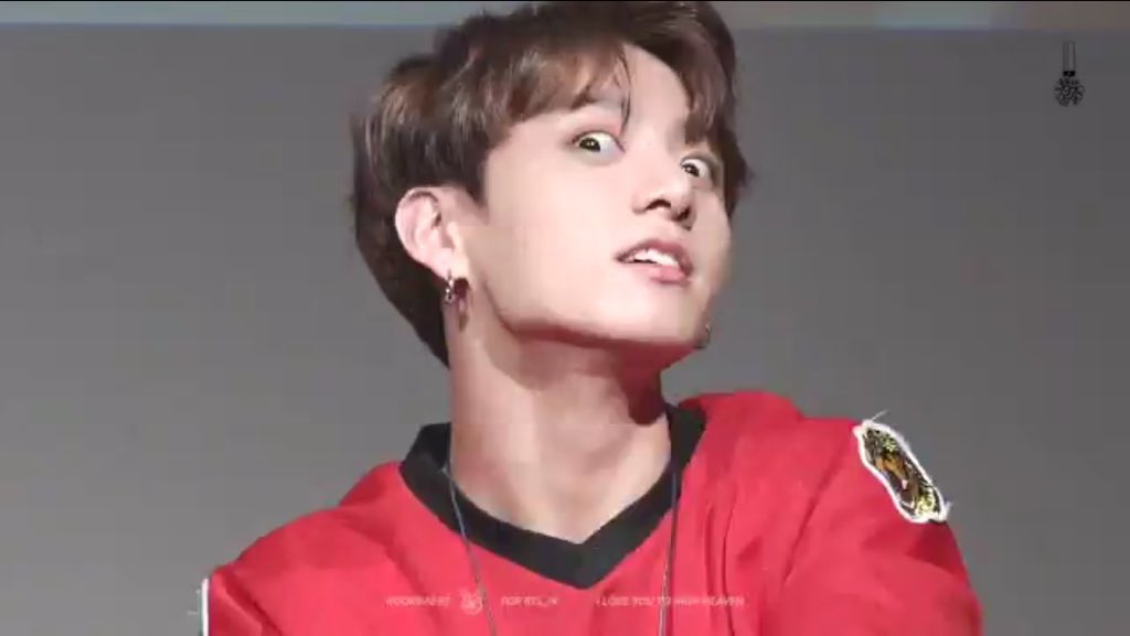 exjikooker's tweet photo. the cutest thing in the world is bts seeing their own fansites https://t.co/dsk8Wo6dDz