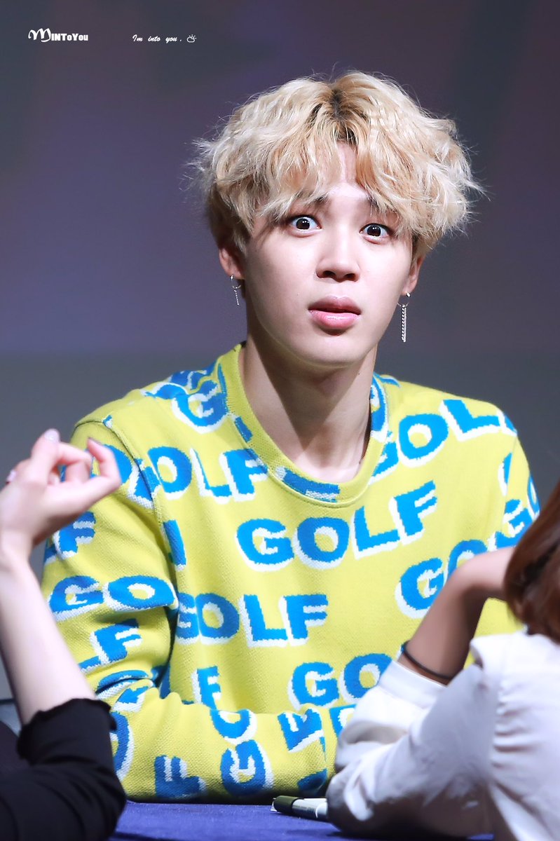 exjikooker's tweet photo. the cutest thing in the world is bts seeing their own fansites https://t.co/dsk8Wo6dDz