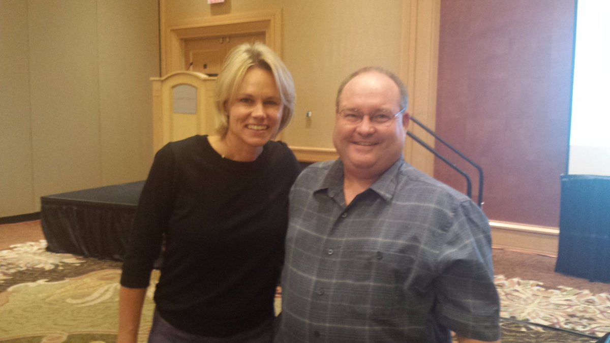 Groschopp's tweet photo. Got to meet Molly Fletcher  at NIBA/PTD Industry Summit!! Thanks for sharing!  @MollyFletcher  #InspiringGameChangers #NIBAPTDA @PTDAorg https://t.co/YmCeSjZ5SO