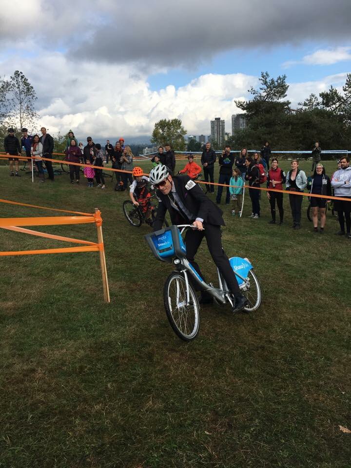 Much rad cornering at <a href="/WCcycling/">West Coast Cycling</a>'s #VanierCX cyclocross race repping <a href="/groupWracing/">Group W Racing</a>. Verdict? <a href="/mobi_bikes/">Mobi by Rogers</a> filetread tires ok if aired down.