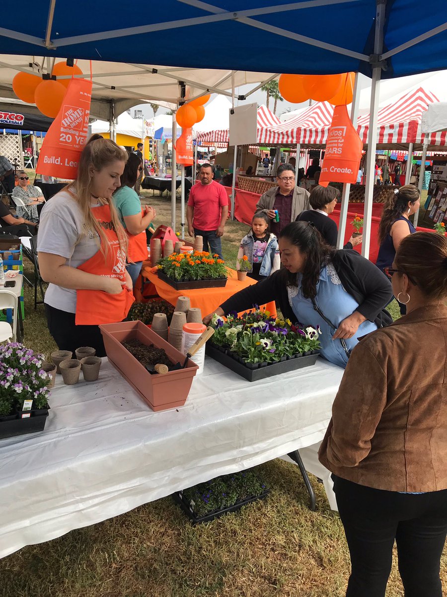 salinas_lori's tweet photo. 6657 #CityPartners #LocalFair #HundredsOfPeople #BuildingStrongRelationships @PacSouth @NotoKara @Allen83hd https://t.co/Q8j6IC1Bp9