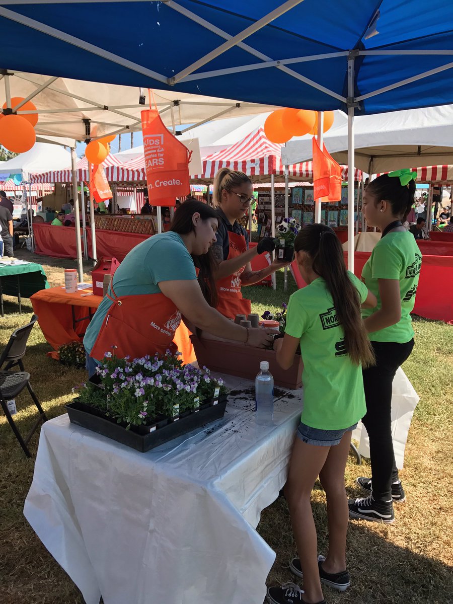 salinas_lori's tweet photo. 6657 #CityPartners #LocalFair #HundredsOfPeople #BuildingStrongRelationships @PacSouth @NotoKara @Allen83hd https://t.co/Q8j6IC1Bp9