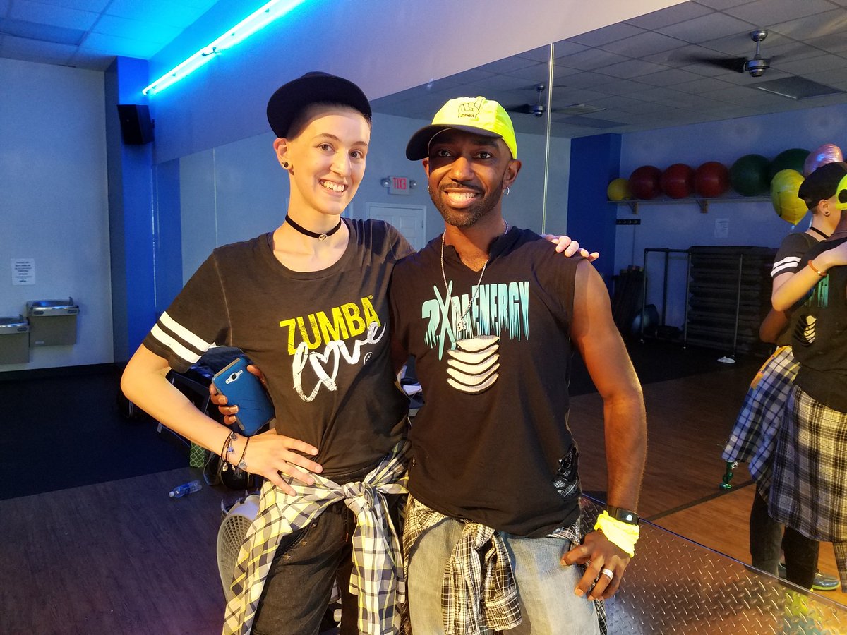 BellaLaree's tweet photo. Had a blast at the #2xdaenergy Master Class!
#zumba #chugether https://t.co/mkU1jBOmVz