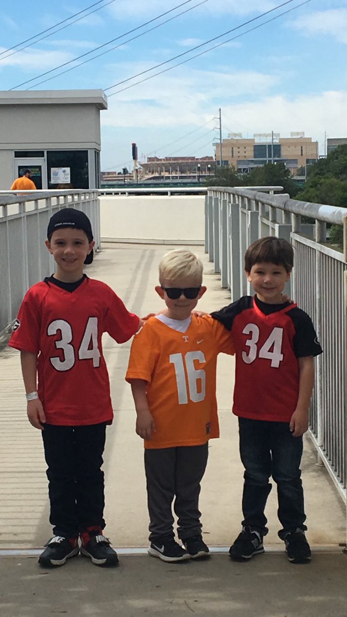 lyonslesliec's tweet photo. Score was awful but the boys loved going to their first game! https://t.co/jqqJ9rzP8F