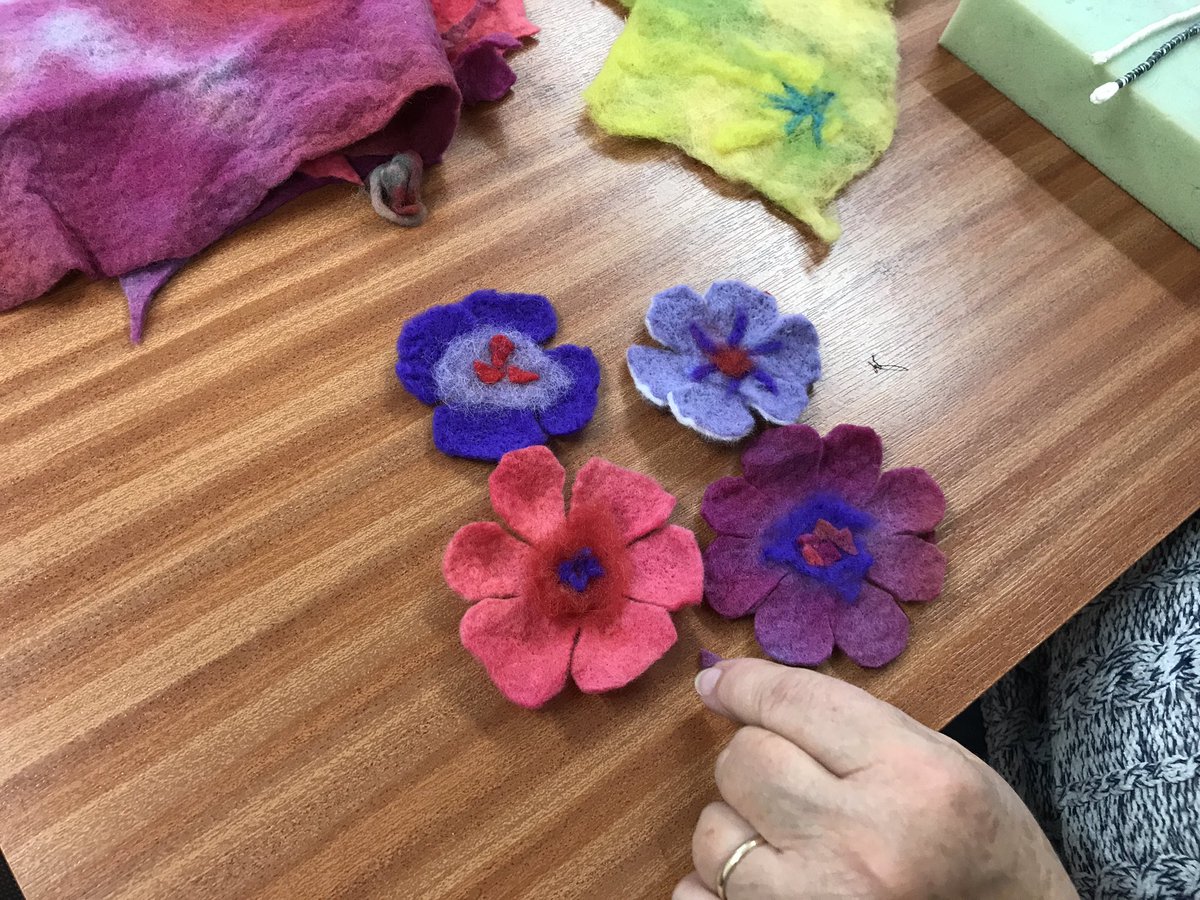 BaschurchWI's tweet photo. Thankyou @WesthopeCollege for hosting a wonderful craft day #felting #weaving #glass #enamelling # Ruyton XI Towns group #amazing day https://t.co/fL20qyRGQ0