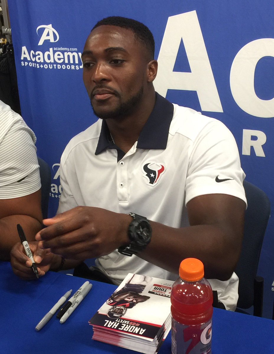 hallsylvia's tweet image. @Drehal29 When I met you in Austin, I asked you to beat the Titans...YOU DID!  #2interceptions #TEXANS