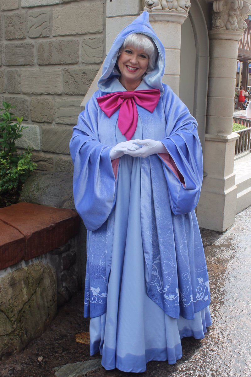 Fairy Godmother is meeting in a new dress at Magic Kingdom! #wdw  #disneyworld #disney #Cinderella