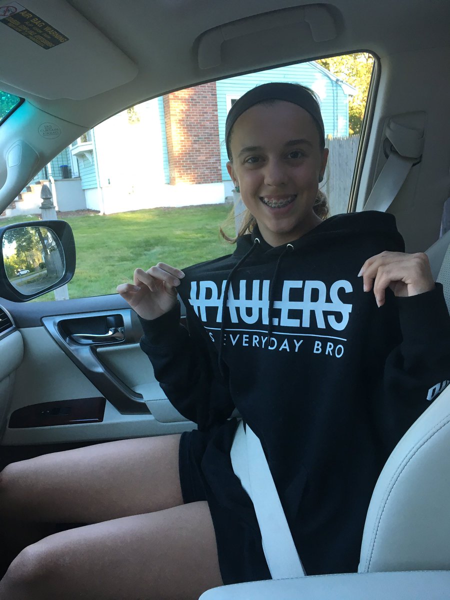 kellygfloyd's tweet photo. Ok @jakepaul this #momof4 is in the #huntforthepants! Kyra's been wearing her #jakepaulmerch waiting for u #yellers have they been found? https://t.co/8iShggDPzD