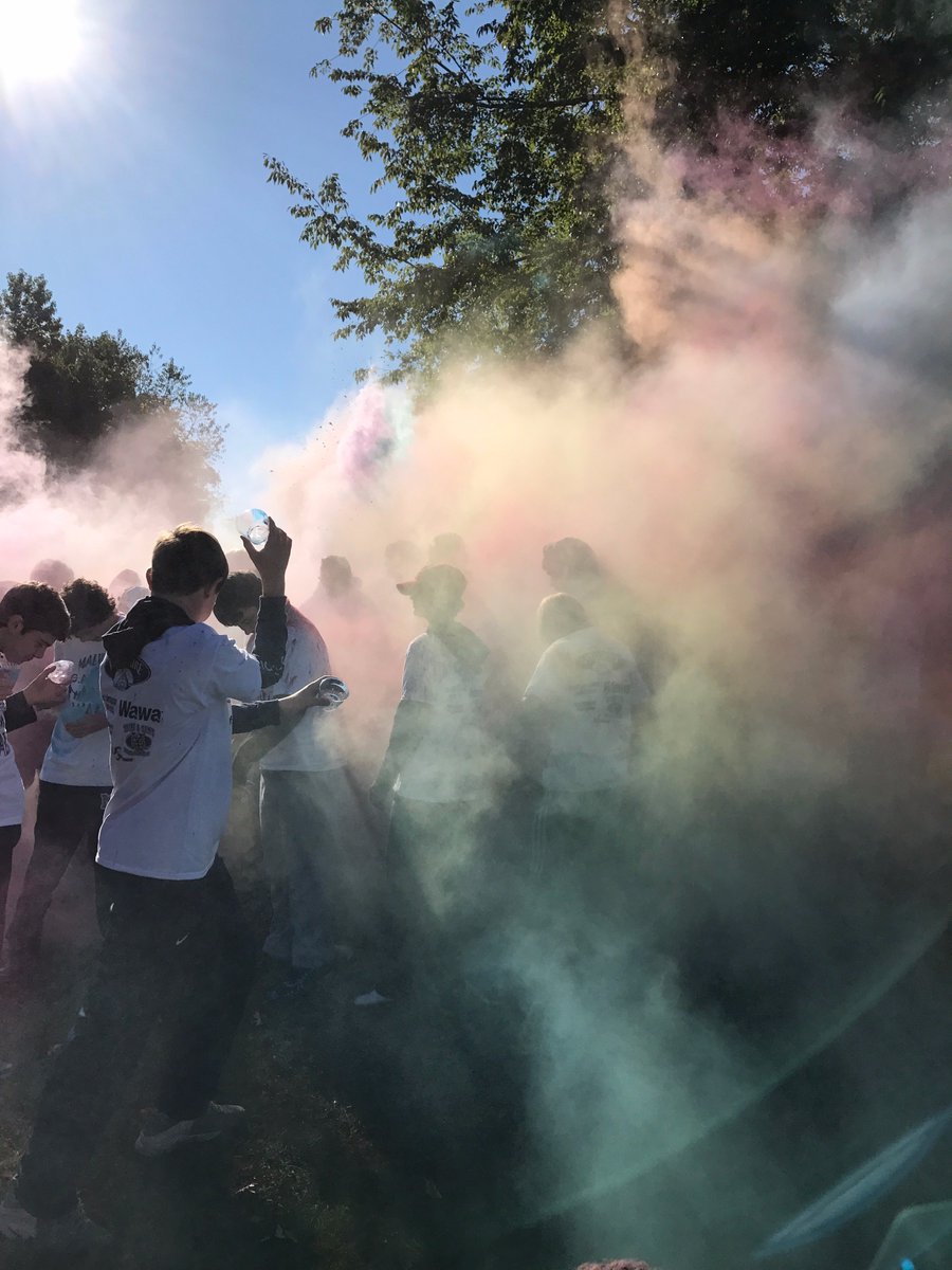 MPstudco's tweet photo. Starting off the C.A.R.E.S walk with a little Splash of Color! @MalvernPrep https://t.co/iVNUFWQWAO