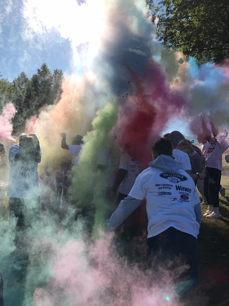 MPstudco's tweet photo. Starting off the C.A.R.E.S walk with a little Splash of Color! @MalvernPrep https://t.co/iVNUFWQWAO