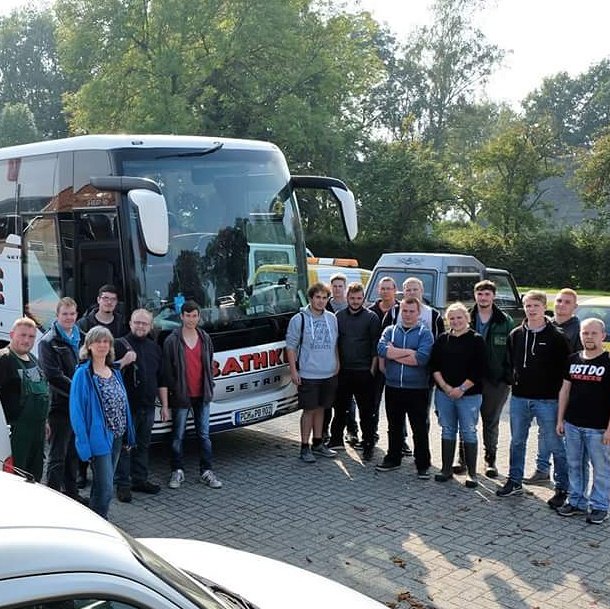 Koonstra_eu's tweet photo. Woensdag hebben wij een groep studenten uit oost Duitsland mogen begroeten
#samenwerking #presicielandbouw #bodem #bemesting #bodeminkaart https://t.co/AmX9N4RUYl