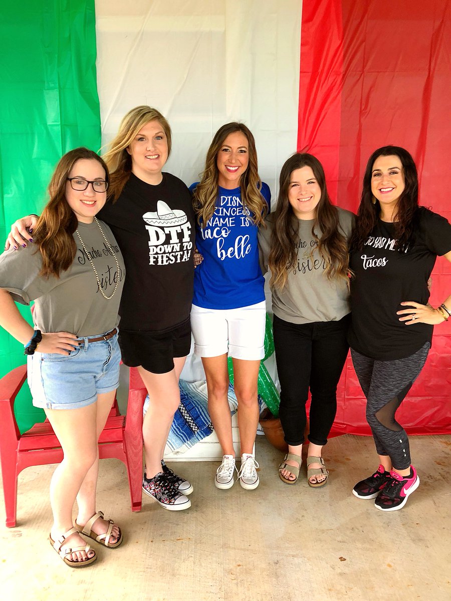 beingMsP's tweet photo. Fun times were had by all last night at our Families Meet Fiesta & engagement party!๐ฎ๐ฎ๐น๐ต๐๐ฝ๐ฅ๐ฏ๐ถ #DestinationDavis #TacoBelle #thoseshirtstho ๐ https://t.co/oeU5mUECF1