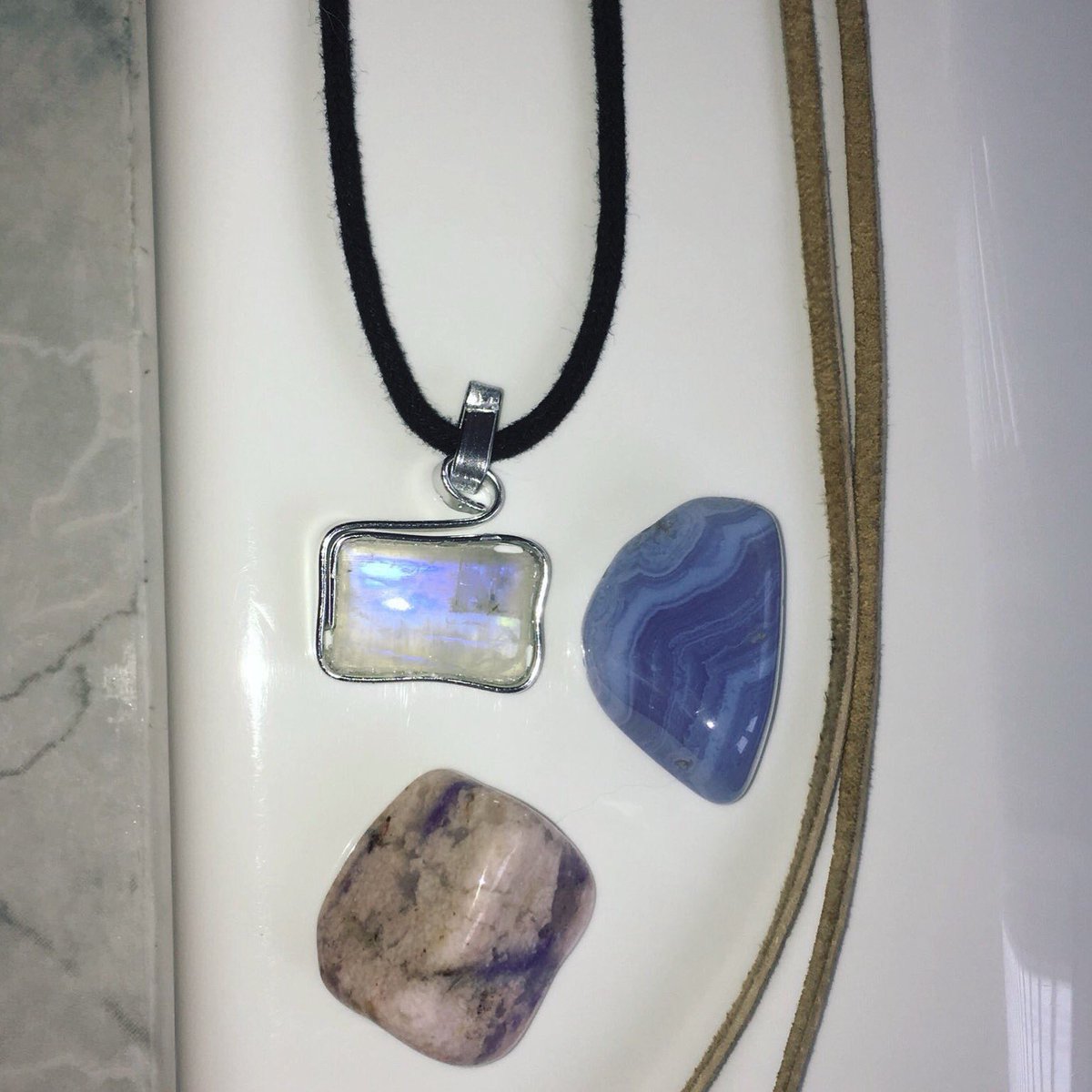 iiindigoaura's tweet photo. Shop #moonstone here - https://t.co/FmdqqbWO2R #metaphysical #reiki #etsy #etsychaching @HyperRTs @FatalRTs #rt #retweet #handmade #reiki https://t.co/JxdqYLyACI