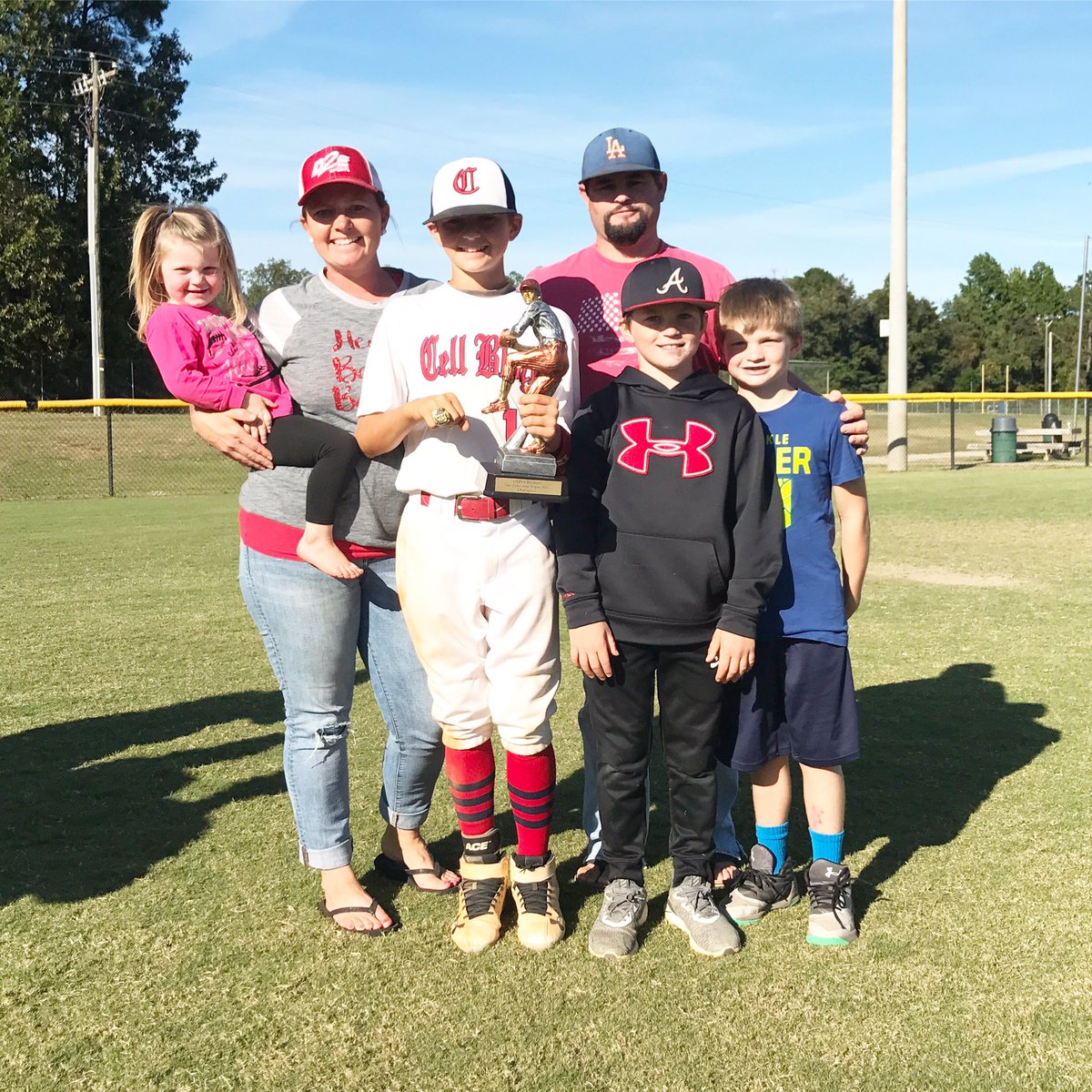 EnnisMommaX4's tweet photo. USSSA Super NIT Champions! #Tanner12💙 #cellblockstrong⚾️ https://t.co/KCa8ovVzGq