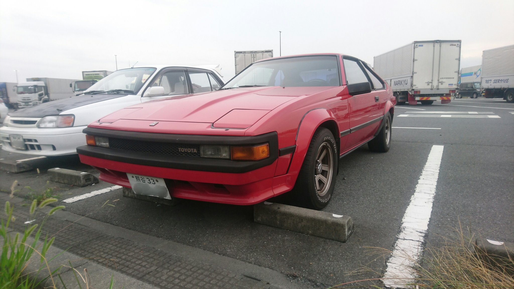氵ｲﾅ セリカxx Ma61 の逆輸入車がいたのでオーナー様に話かけたら運転席に座らせていただけました 2桁ナンバーでフルスケールメーターだったり激シコポイント満載でした ちなみにリミッターは無くスピードメーターは振り切ったことがあるとのこと