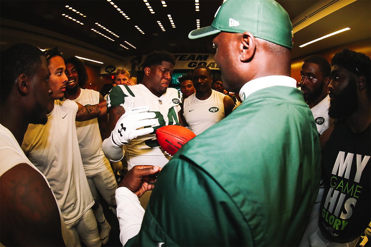 nyjets's tweet photo. .@KonyEaly94 recently lost his sister.

With a heavy heart, he earned today’s game ball. https://t.co/rdKsI5Yh42