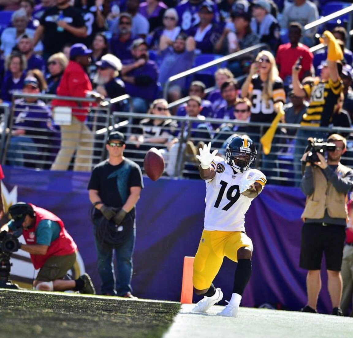 TeamJuJu's tweet image. Retweet if you knew this was Dragon Ball Z! 😂