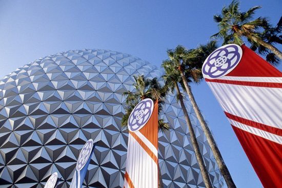 themeprkconnect's tweet photo. Happy 35th anniversary, #Epcot! 🌐🎉
#Epcot35 #WaltDisneyWorld #DisneyParks #SpaceshipEarthSunday #WDWR #ThemeParkConnect https://t.co/eQrSAaToAO