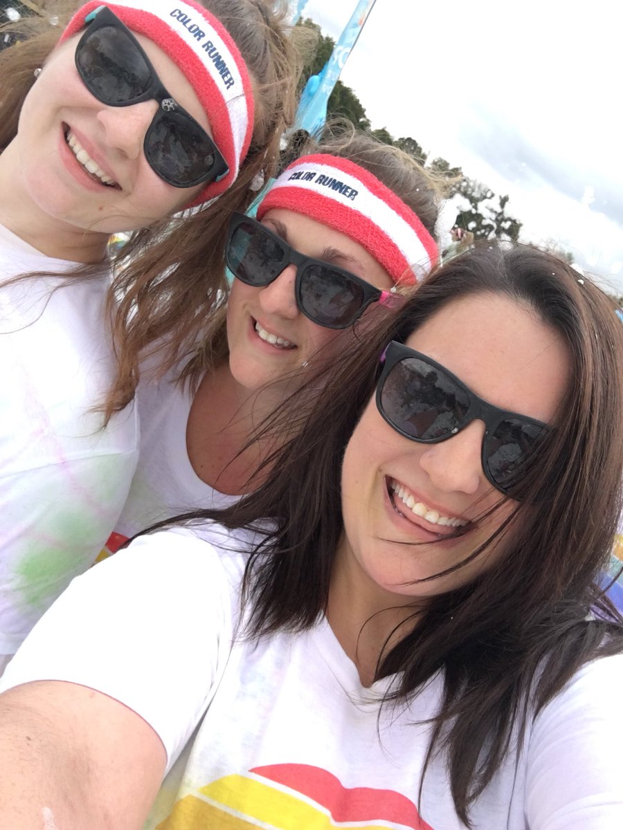 ali_govel's tweet photo. #TheColorRun2017 https://t.co/GrFWn3B59K