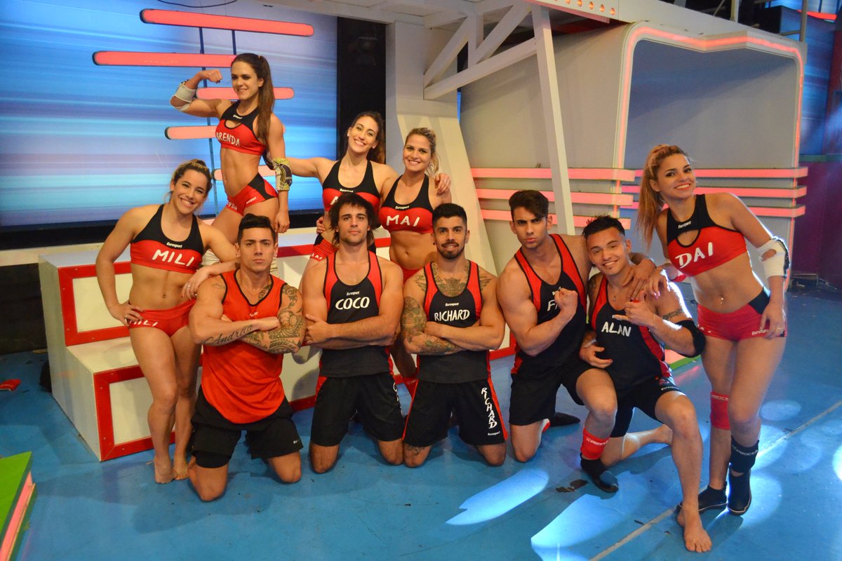 combatearg's tweet photo. ¡EQUIPO ROJO! 🎊🎉

#CombateRevancha https://t.co/1vlCenFmvi
