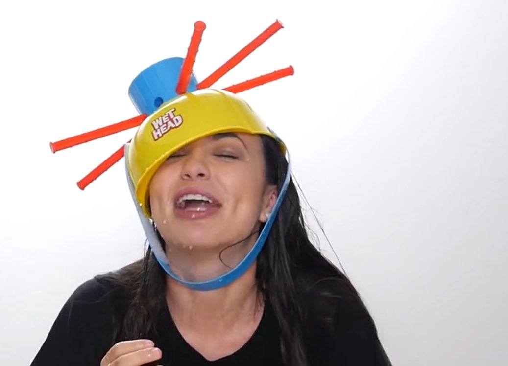 mxrrelltw1ns's tweet photo. Nessa looks like she has one of those propeller hats on https://t.co/h4jAVneMag