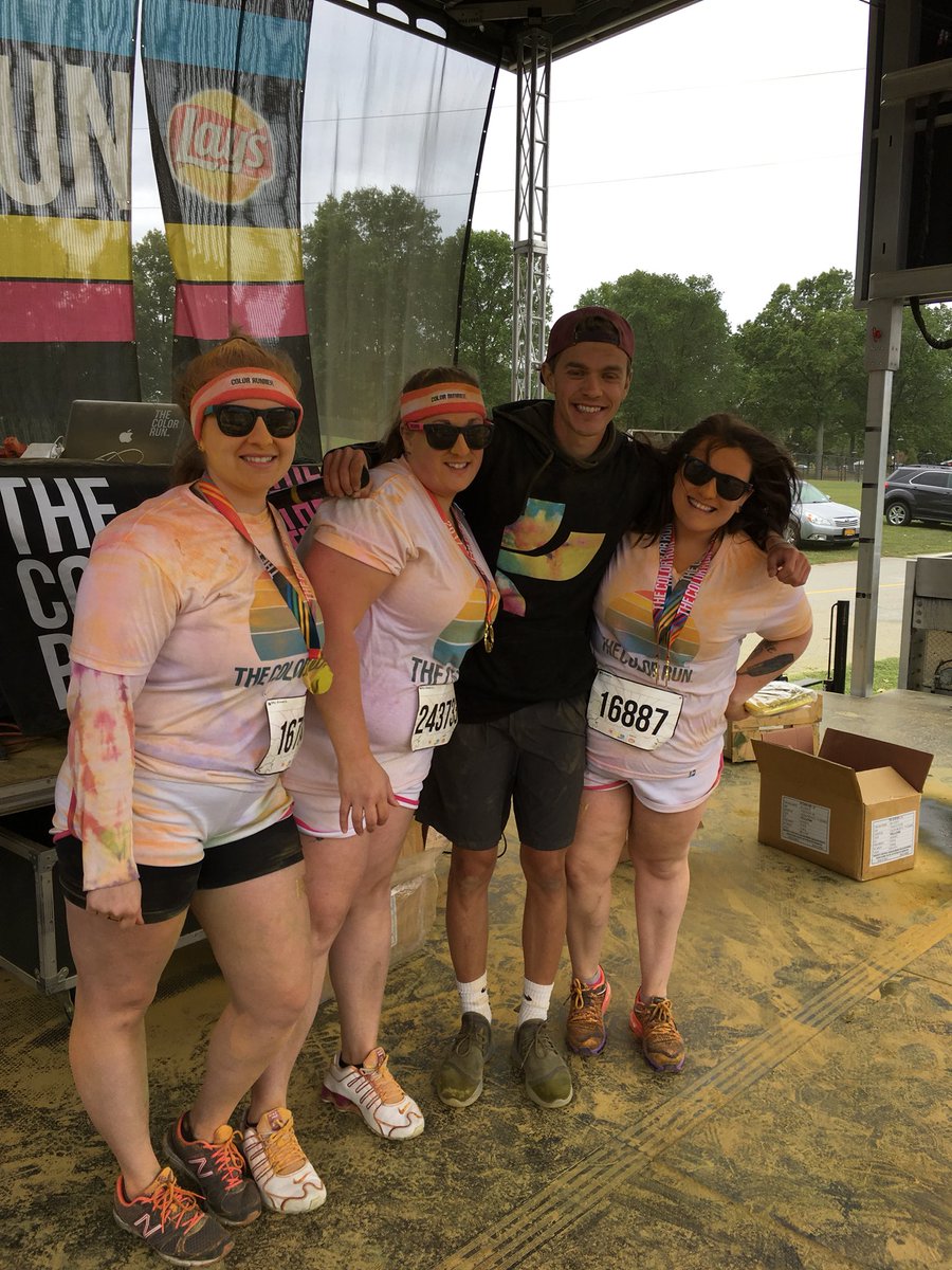 ali_govel's tweet photo. #TheColorRun2017 https://t.co/DSjTzFnxi2