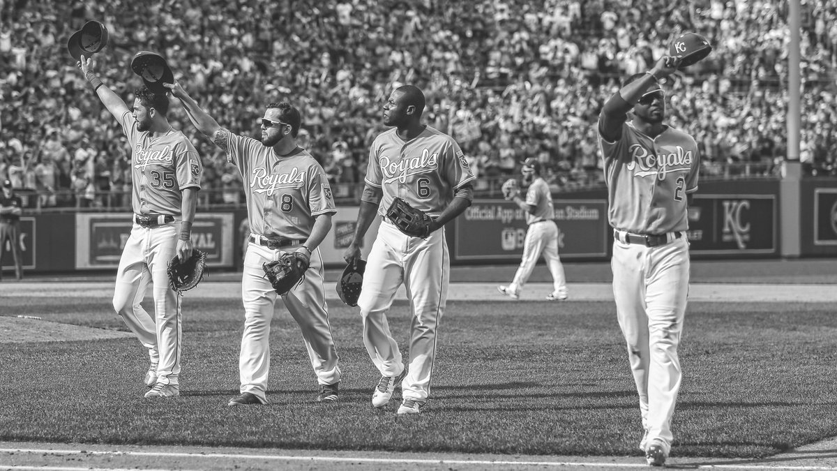 Royals's tweet photo. This squad 👇 #RaisedRoyal https://t.co/adtE6PZgyk