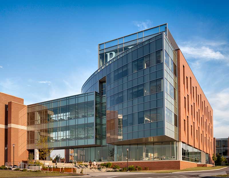 EricE_Murray's tweet photo. While #RIT may not be the prettiest campus, I think they're starting to figure out how to makes bricks look good #ristm https://t.co/80LLSOyi8r