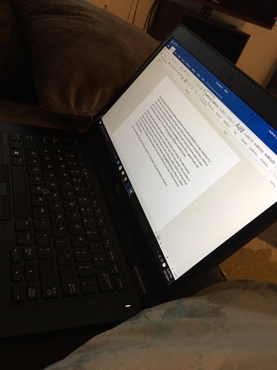 LiteratuHER's tweet photo. When u're a teacher and a student 😞 #DegreeNumber3 https://t.co/RDPCYoGbX8