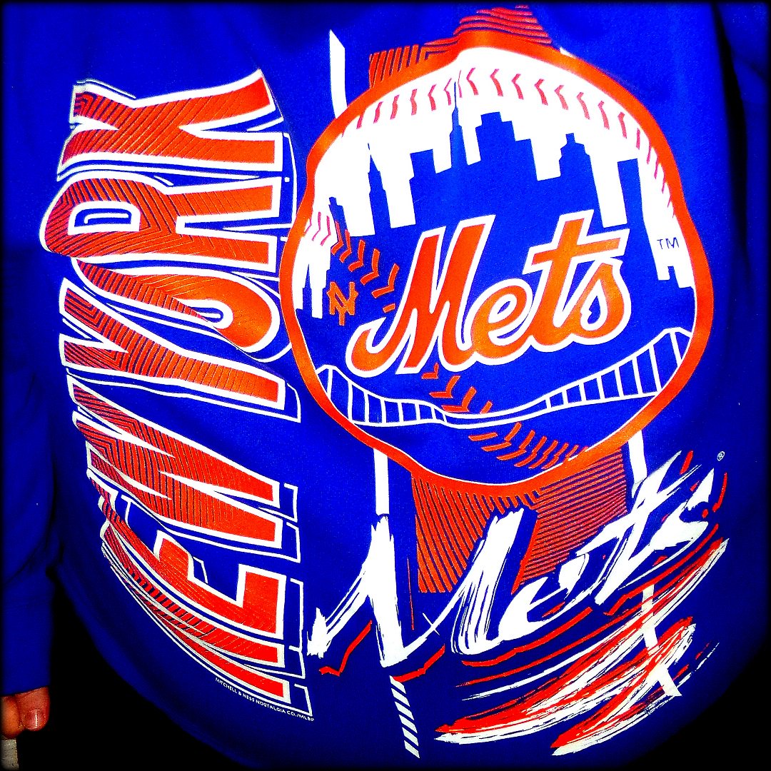 metsbookworm973's tweet photo. Regardless of how 2017 went for the @Mets, I stayed #TrueToTheOrangeAndBlue! Always have & will! See you all in 2018! #LGM2018! #Mets #LGM https://t.co/4HPYnhOUZ0