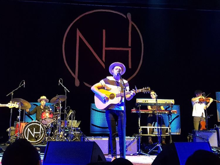 NiallOfficialPH's tweet photo. IG || hugogloss: O fofo niallhoran passando som pro show que faz daqui a pouco no Rio de Janeiro! Vai ser lindo! #FlickerSessionsTour https://t.co/i2pISQDoKb
