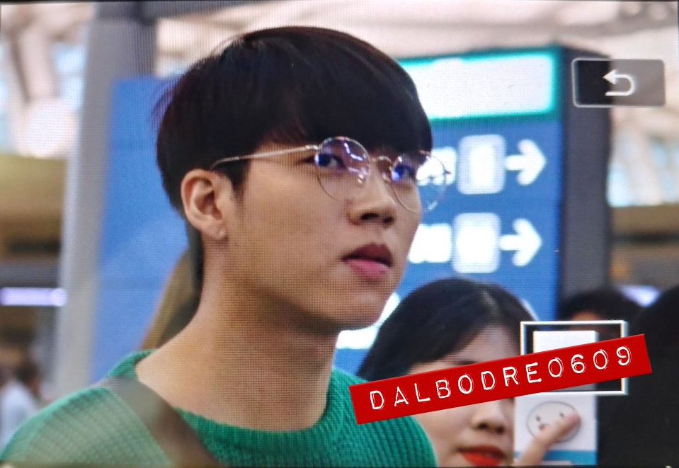 uri_infinitee's tweet photo. #Infinite #Woohyun at Incheon Airport 🛫 Hongkong (Cr: Dalbodre0609, Namuhoho, Coffeeprince_91, 1stn3rdlove) https://t.co/J1c1vOz0TA
