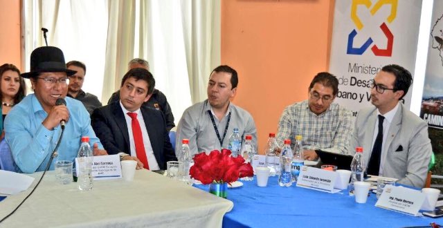 La #MingaAgropecuaria una mirada al campo. En coordinación @MAELoja,<a href="/AgriculturaEc/">Agricultura y Ganadería Ecuador 🇪🇨</a> y <a href="/GADSaraguro/">Municipio Saraguro</a> proveen riego a 3000 familias de #Saraguro