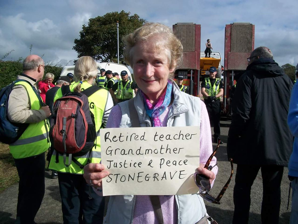 RoguesGalleryFF's tweet photo. Kirby Misperton Sept 2017
#Frackfreecommunity #wesaidno #nofrackingway #frackoff #westandwithstandingrock #waterislife https://t.co/PGW6vDcw2P