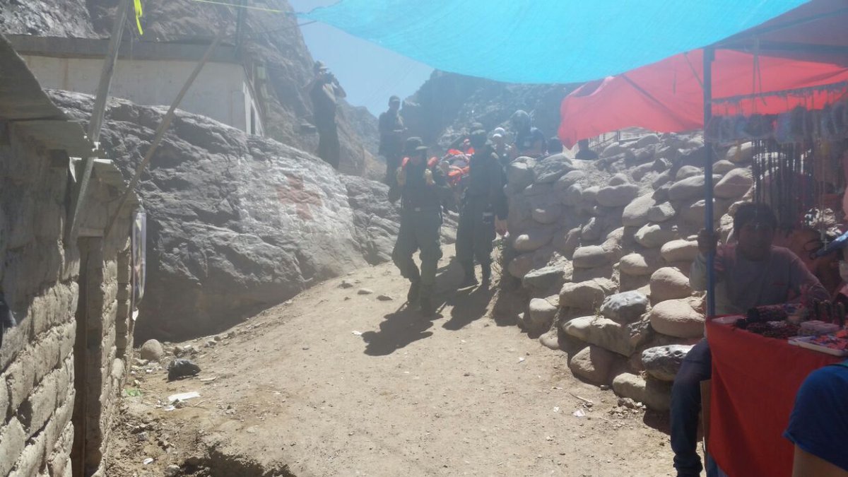 Pref. Aérea y GOPE, realizan salvataje de otro peregrino lesionado en festividad de virgen de las peñas <a href="/soyarica1/">soydearica</a>