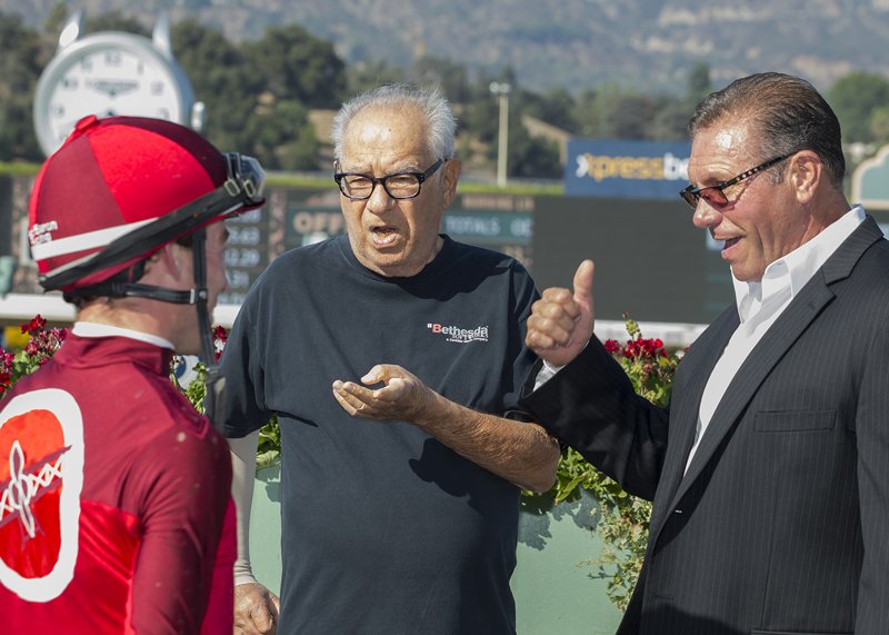 BH_AEberhardt's tweet photo. #Itsinthepost with @tyler_baze (red) wins the G2T #JohnHenryTurfChampionship for Red Baron’s Barn, Jed Cohen and Jeff Mullins @santaanitapark Bred in France, by #AmericanPost standing at Haras National Treban @BenoitPhoto_ https://t.co/1UclcUUOKI