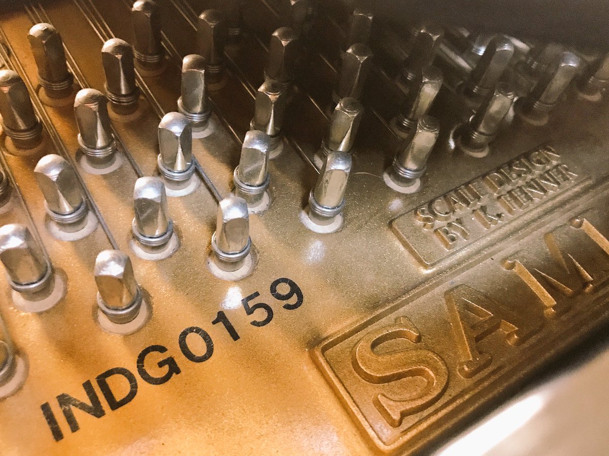 pianoadvisor's tweet photo. Gorgeous baby grand piano with a satin finish... #handrubbed #custompianos https://t.co/3poTXRHp4X