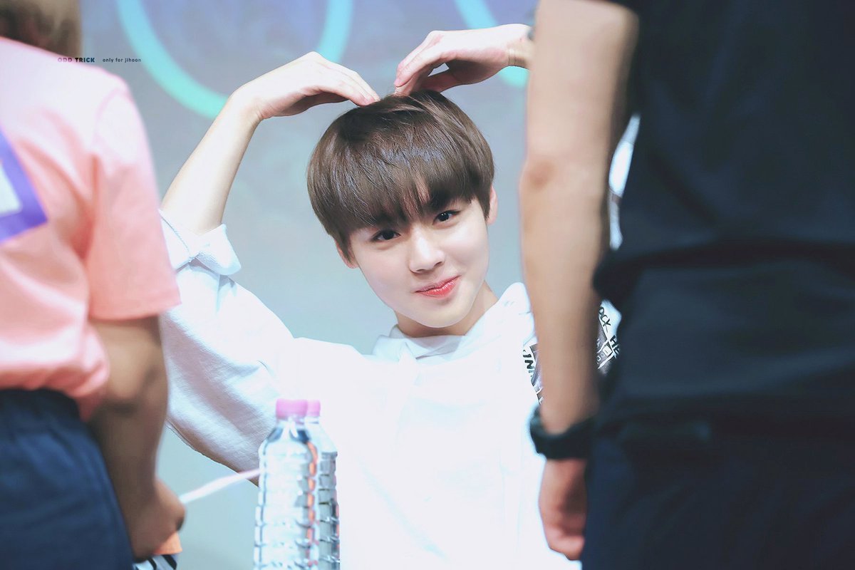 pakbihoon's tweet photo. Beep beep [ 💌 ] https://t.co/HBz4ejqIDr