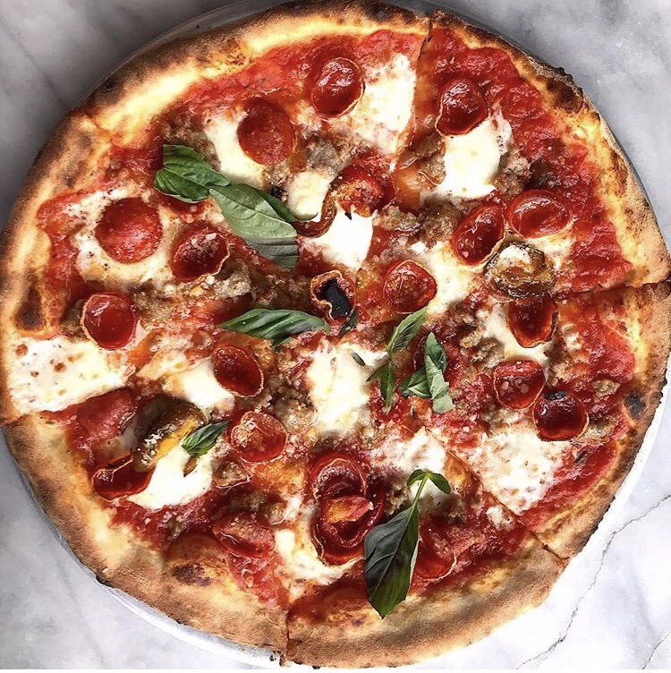 kelleatsworld's tweet photo. Excellent neighborhood pizza #fumo #ronipizza #pizza #harlem #hamiltonheights #nyceats #nomnom #yummy https://t.co/WGC1flrAAn