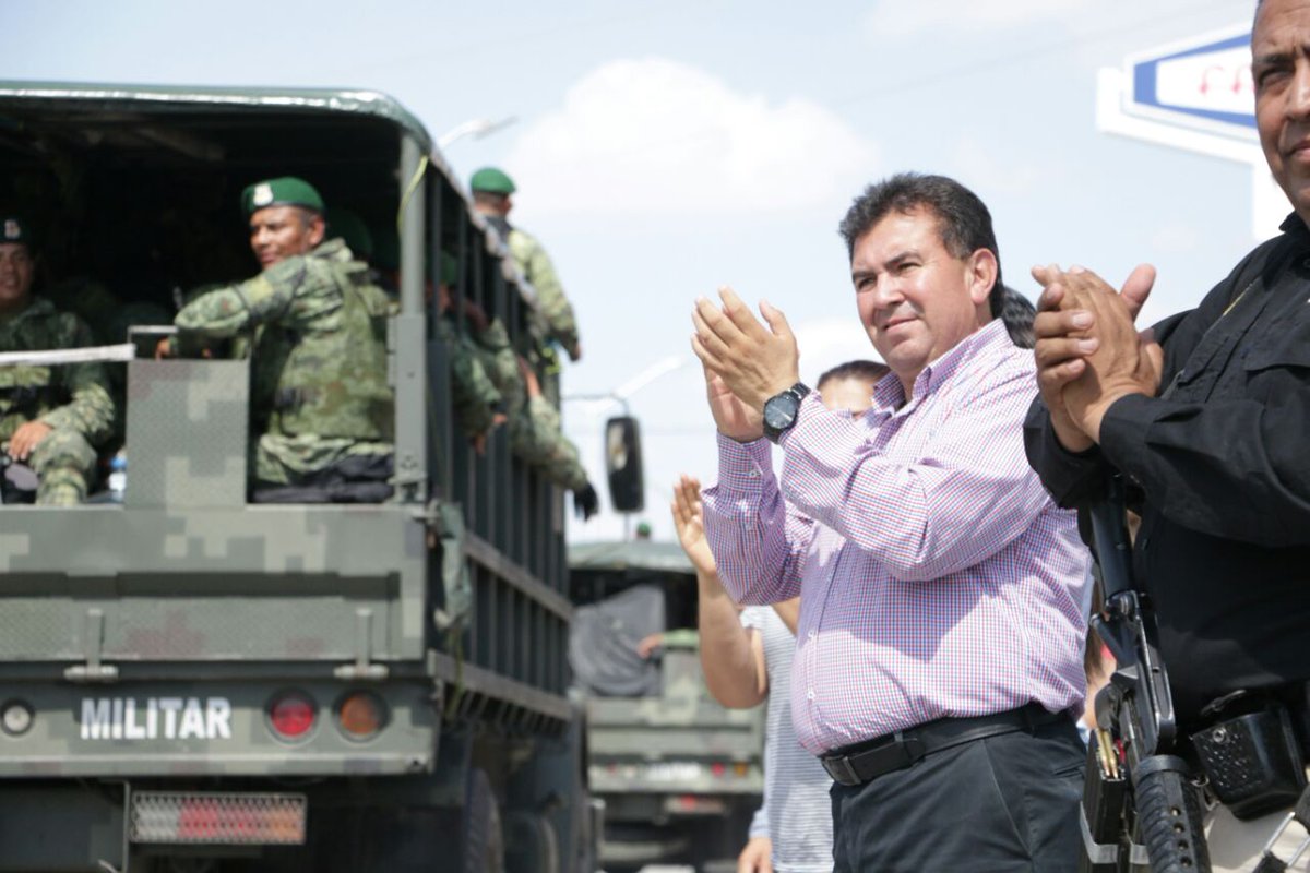 Ayunt_Madero's tweet photo. Arribaron 600 elementos más para el #MegaCuartel de @SEDENAmx en #SanPedro, quienes visitaron #FcoIMadero, gracias a @EPN.
#CoahuilaEnPaz https://t.co/CTNsHWklA0