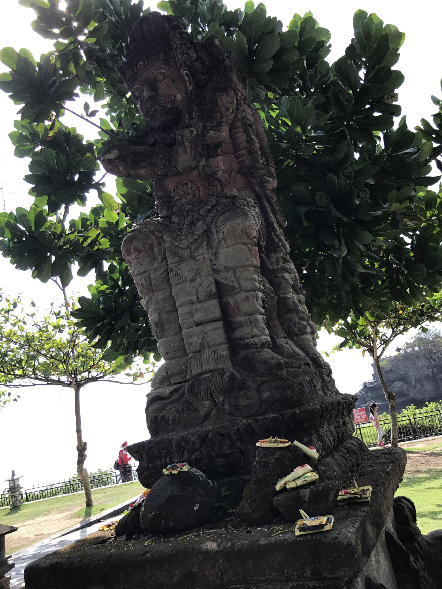 1 pic. Got blessed by the holy men with holy water from Tanah Lot in Bali https://t.co/3hg6ANJ5QD